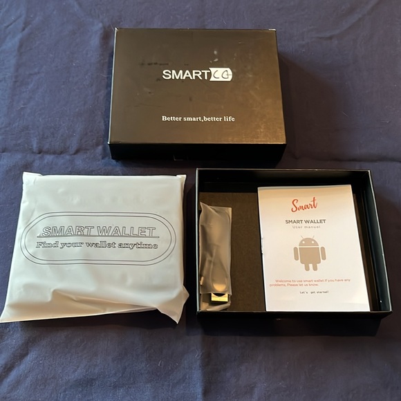 BNIB Smart CC Bluetooth trackable wallet, black leather. - Picture 3 of 3